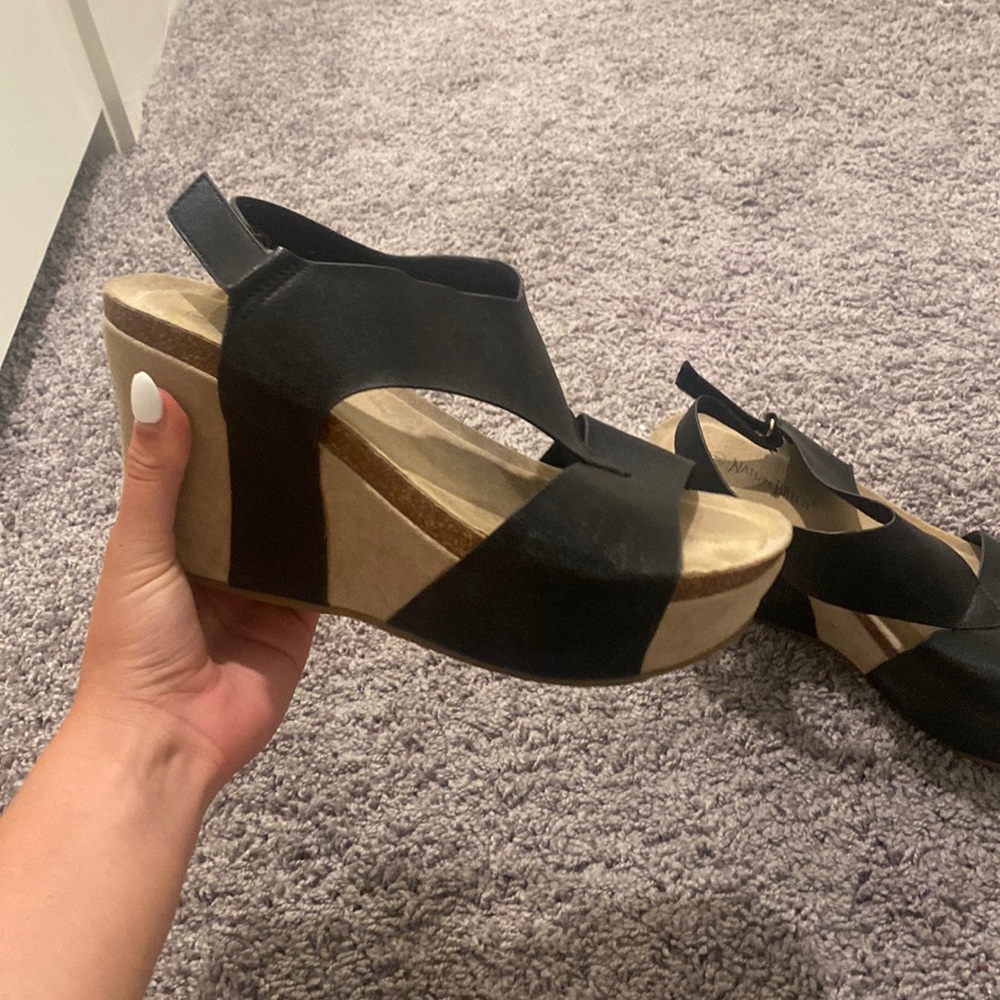 Black Wedges